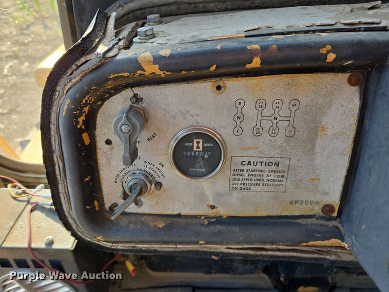 image for item EE7815 1974 Caterpillar  D6C crawler tractor