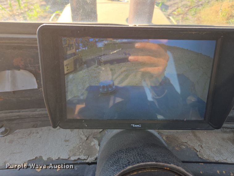 image for item EE7815 1974 Caterpillar  D6C crawler tractor