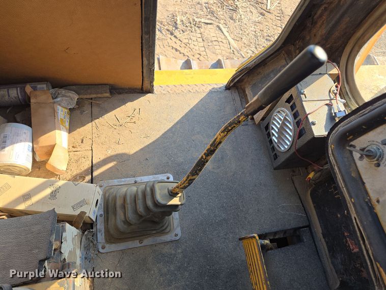 image for item EE7815 1974 Caterpillar  D6C crawler tractor