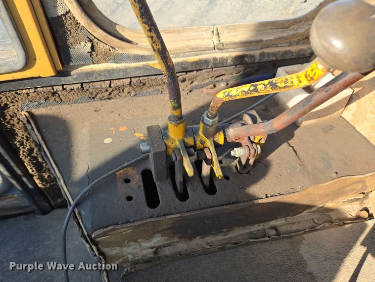 image for item EE7815 1974 Caterpillar  D6C crawler tractor