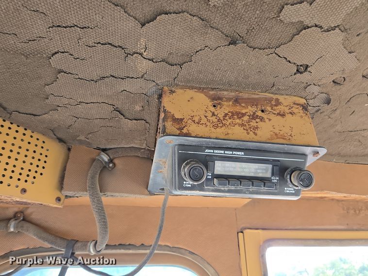 image for item EE7815 1974 Caterpillar  D6C crawler tractor