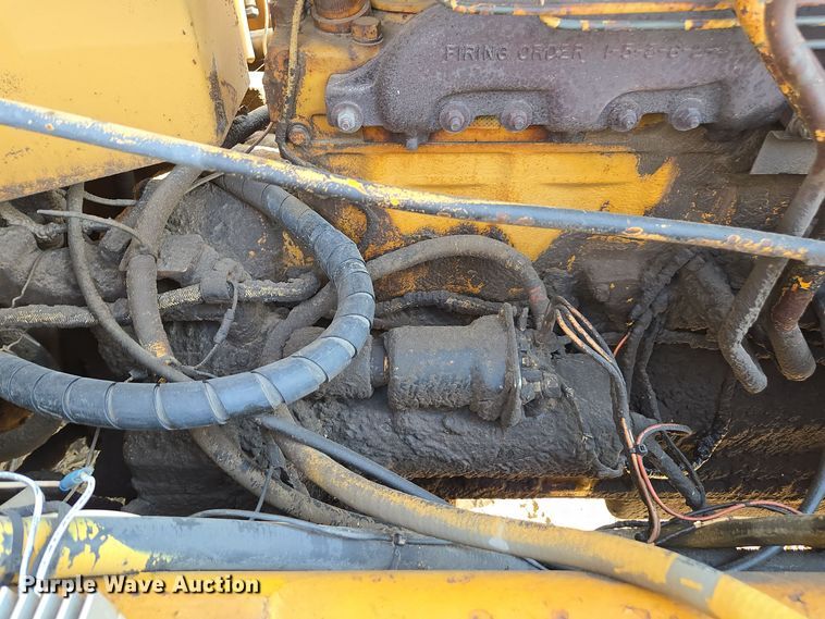 image for item EE7815 1974 Caterpillar  D6C crawler tractor