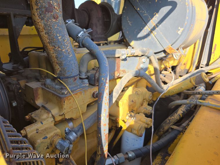 image for item EE7815 1974 Caterpillar  D6C crawler tractor