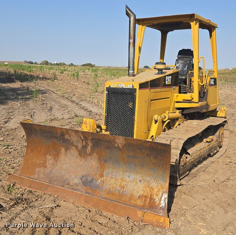 image for item EE7816 1998 Caterpillar  D4C dozer