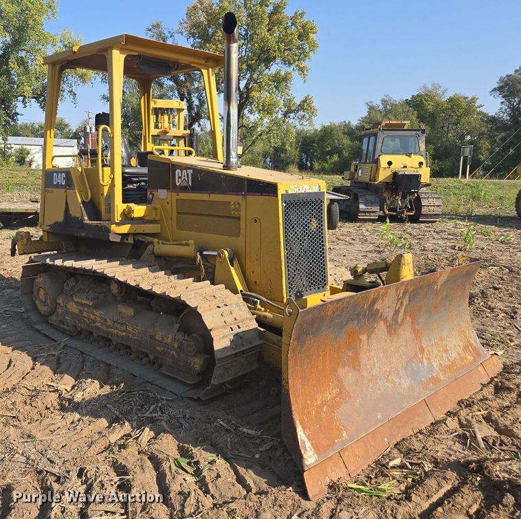 image for item EE7816 1998 Caterpillar  D4C dozer
