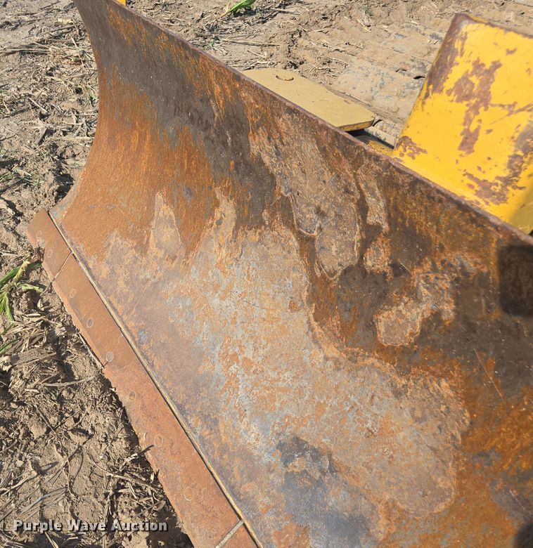 image for item EE7816 1998 Caterpillar  D4C dozer