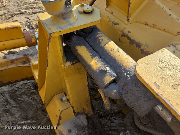 image for item EE7816 1998 Caterpillar  D4C dozer