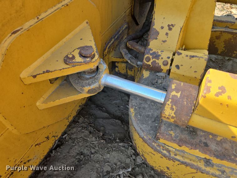 image for item EE7816 1998 Caterpillar  D4C dozer