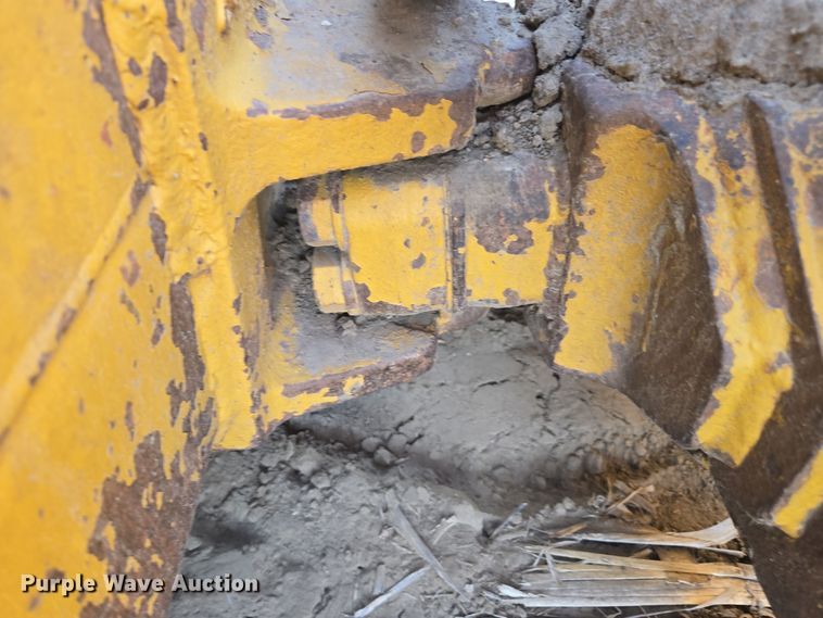 image for item EE7816 1998 Caterpillar  D4C dozer