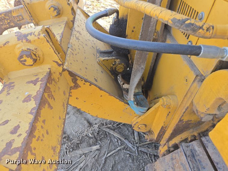 image for item EE7816 1998 Caterpillar  D4C dozer
