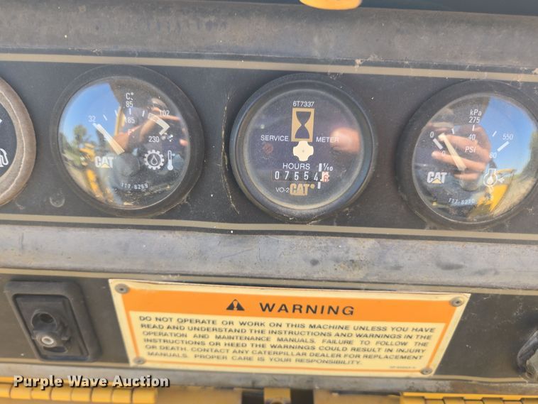 image for item EE7816 1998 Caterpillar  D4C dozer