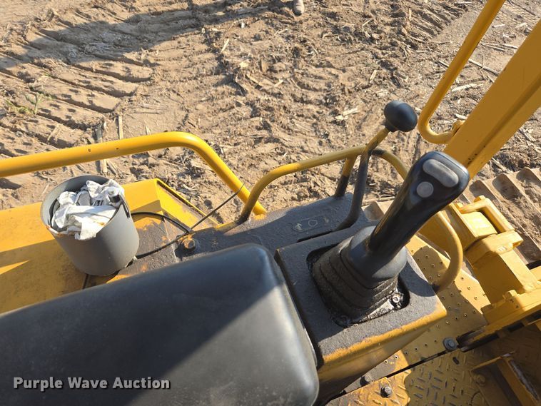 image for item EE7816 1998 Caterpillar  D4C dozer