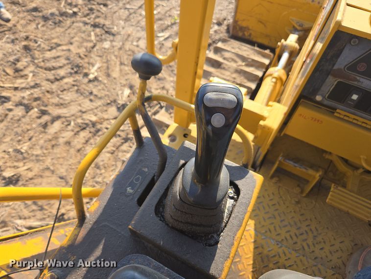 image for item EE7816 1998 Caterpillar  D4C dozer