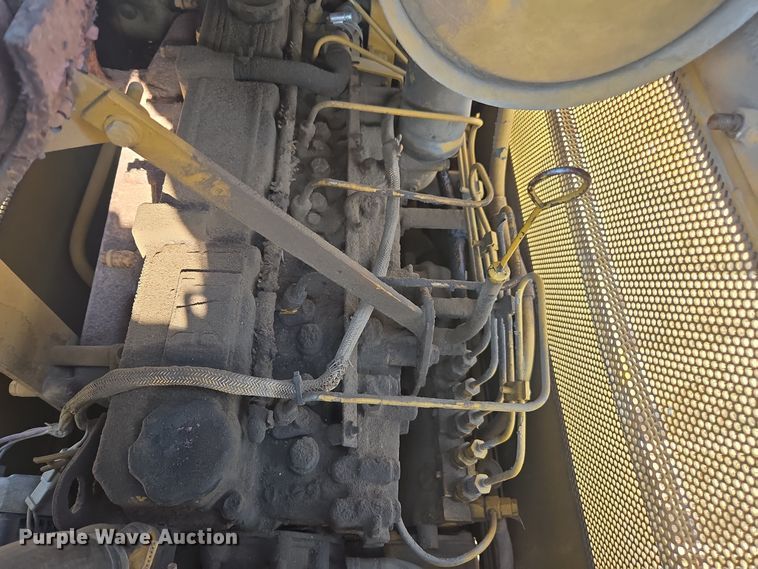 image for item EE7816 1998 Caterpillar  D4C dozer