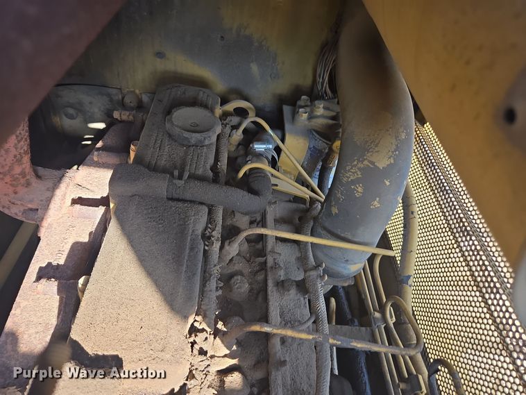 image for item EE7816 1998 Caterpillar  D4C dozer