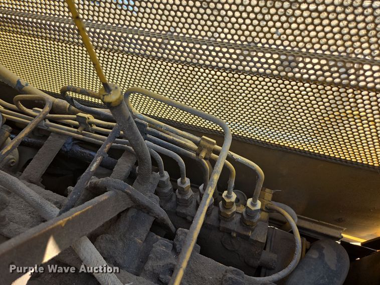 image for item EE7816 1998 Caterpillar  D4C dozer