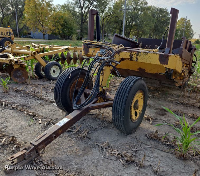 image for item EE7818 Laplant Choate scraper