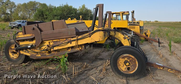 image for item EE7818 Laplant Choate scraper