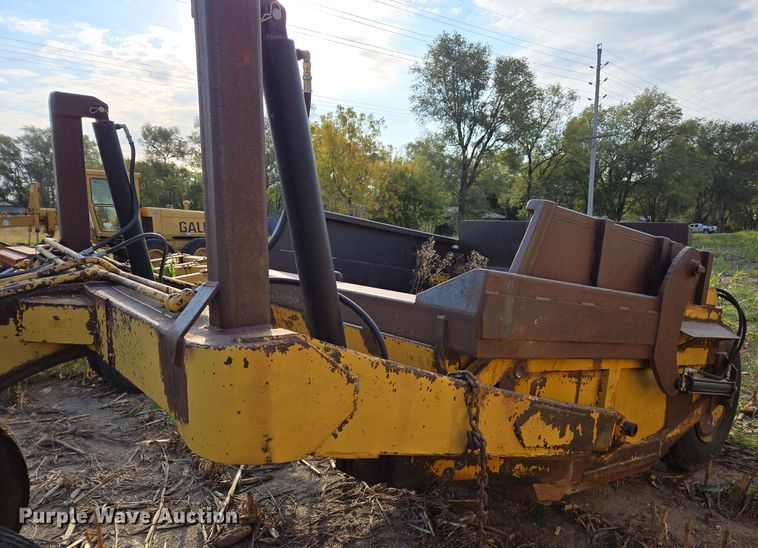 image for item EE7818 Laplant Choate scraper