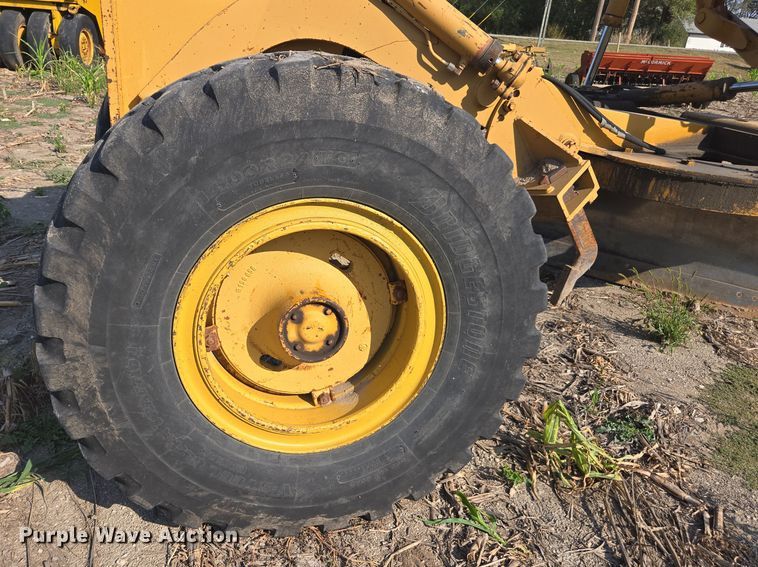 image for item EE7821 1987 Galion A400E motor grader