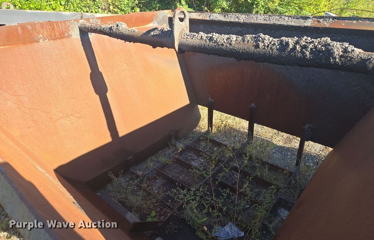 image for item EE8532 Paver hopper insert 