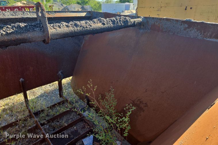 image for item EE8532 Paver hopper insert 