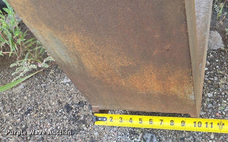 image for item EE8532 Paver hopper insert 