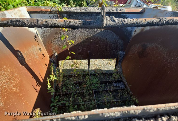 image for item EE8533 Paver hopper insert 