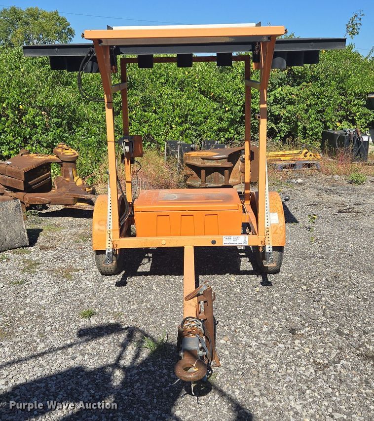 image for item EE8536 2008 Ver-Mac  ST-4815 arrow board trailer