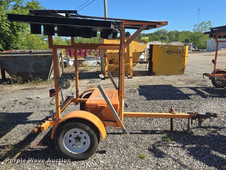 image for item EE8536 2008 Ver-Mac  ST-4815 arrow board trailer