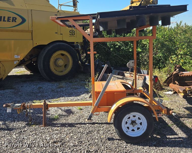 image for item EE8536 2008 Ver-Mac  ST-4815 arrow board trailer