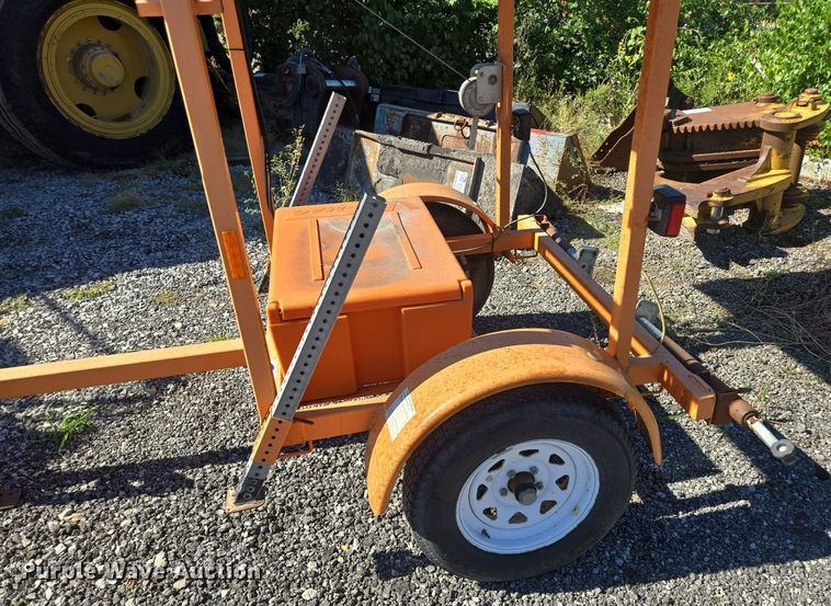 image for item EE8536 2008 Ver-Mac  ST-4815 arrow board trailer