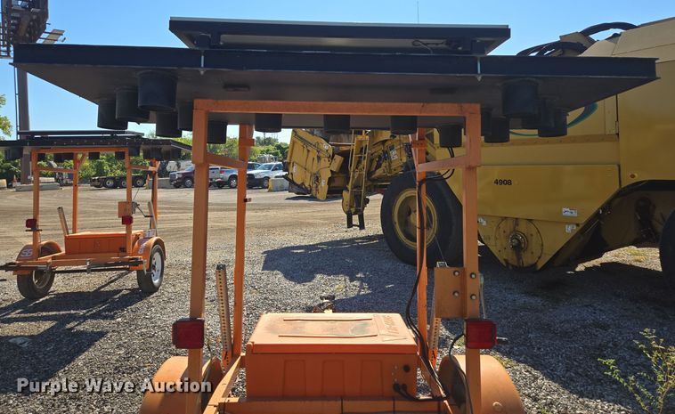 image for item EE8536 2008 Ver-Mac  ST-4815 arrow board trailer