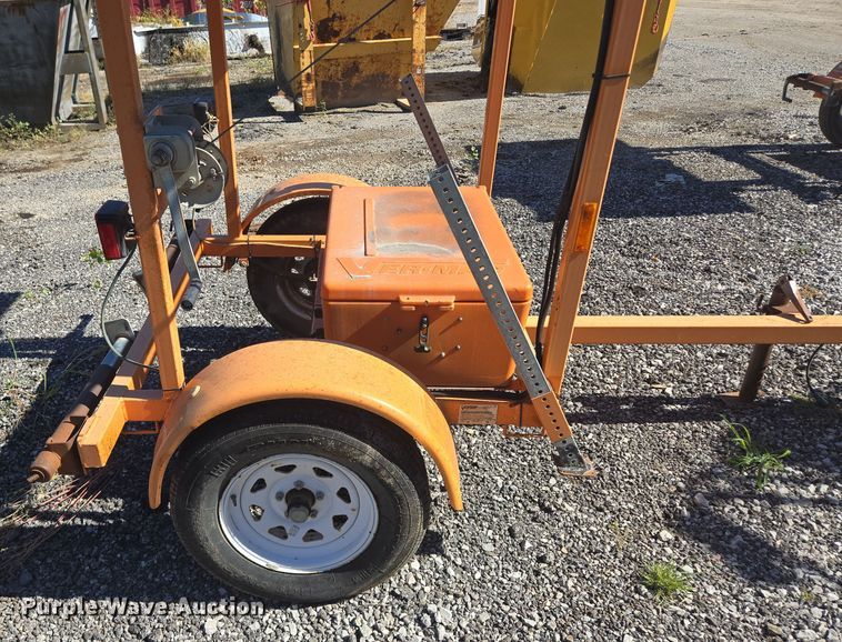 image for item EE8536 2008 Ver-Mac  ST-4815 arrow board trailer