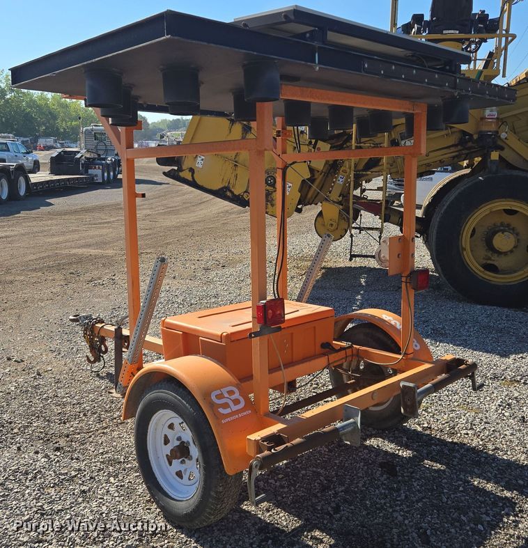 image for item EE8537 2008 Ver-Mac ST-4815 arrow board trailer