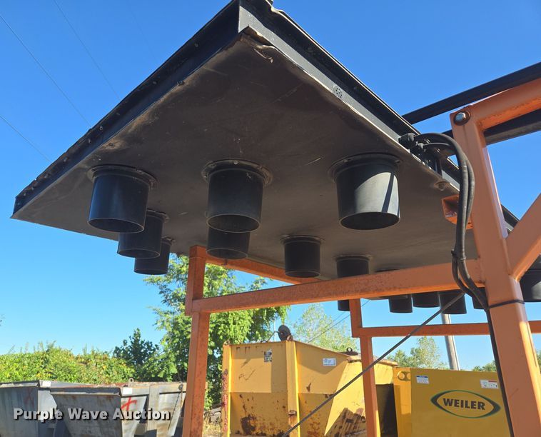 image for item EE8537 2008 Ver-Mac ST-4815 arrow board trailer