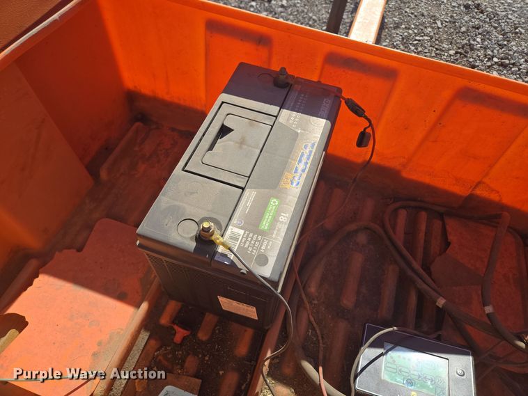 image for item EE8537 2008 Ver-Mac ST-4815 arrow board trailer