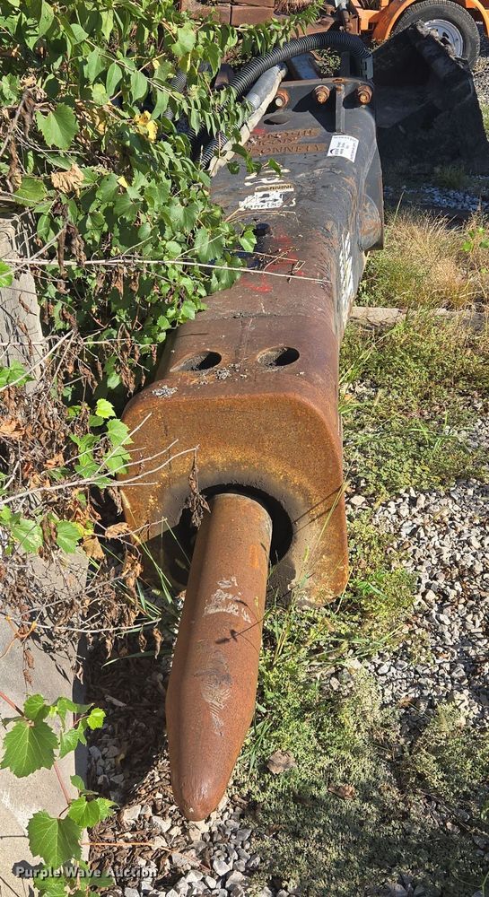 image for item EE8538 Caterpillar H160D breaker 