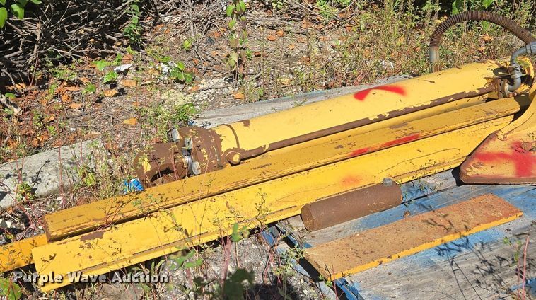 image for item EE8539 NYE SHX 250H stump harvester 