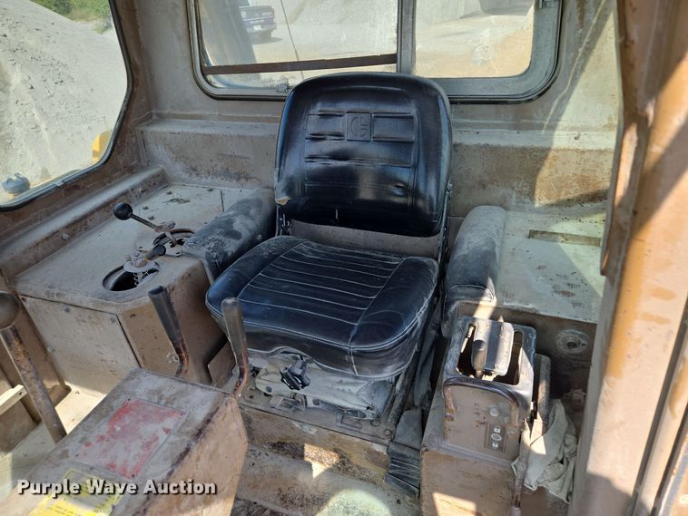 image for item EE8543 1977 Caterpillar  D8K dozer