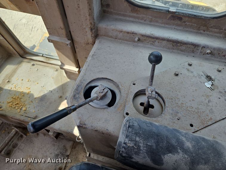 image for item EE8543 1977 Caterpillar  D8K dozer