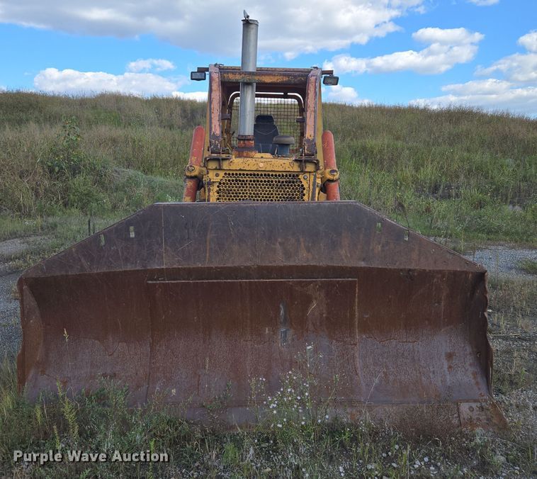 image for item EE8544 1984 Komatsu D65E-7 dozer