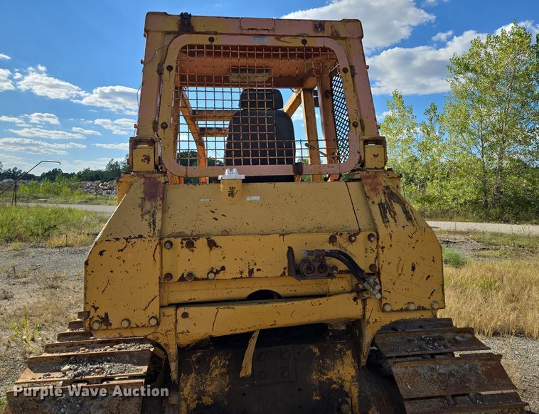 image for item EE8544 1984 Komatsu D65E-7 dozer