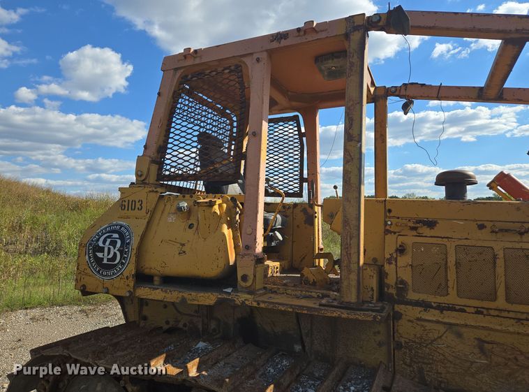 image for item EE8544 1984 Komatsu D65E-7 dozer