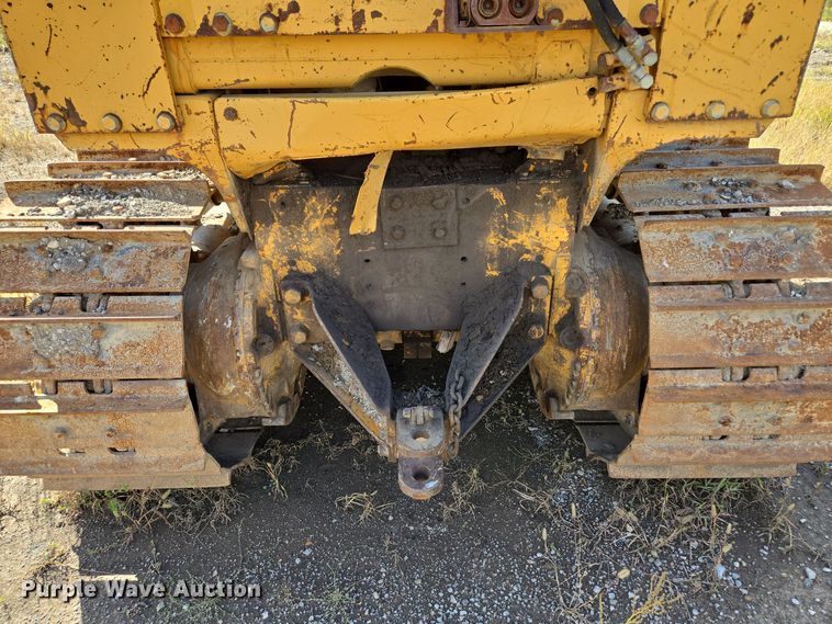 image for item EE8544 1984 Komatsu D65E-7 dozer