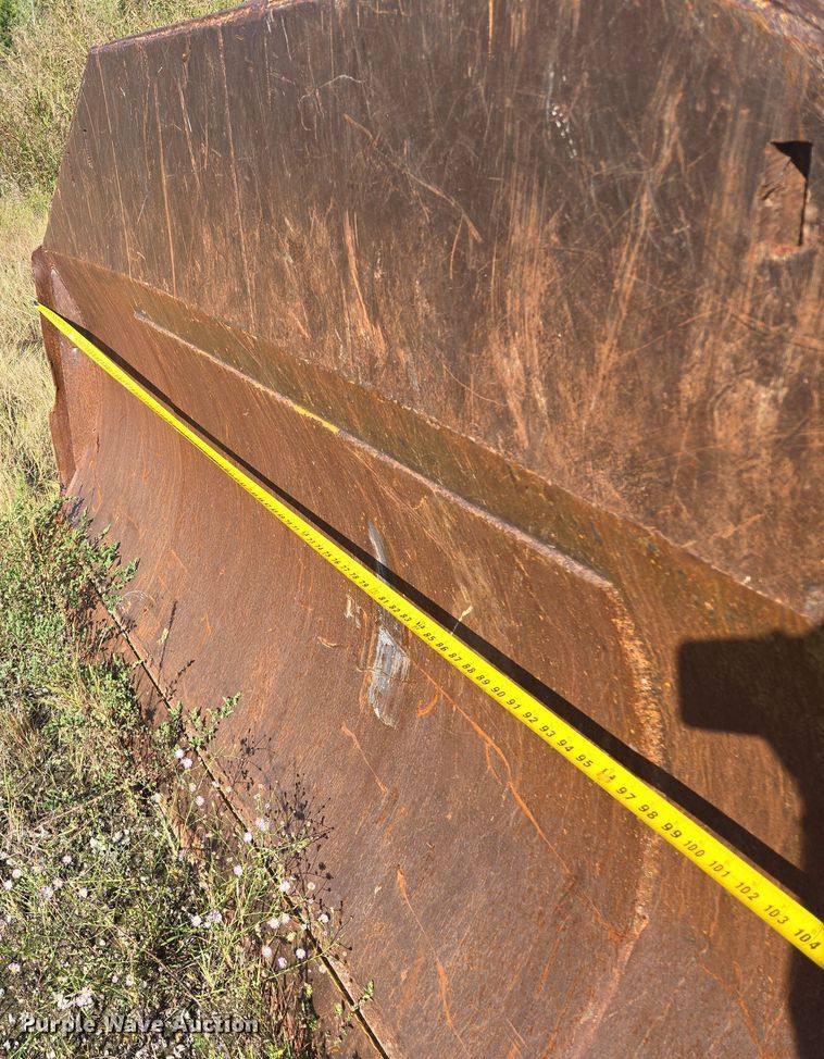 image for item EE8544 1984 Komatsu D65E-7 dozer