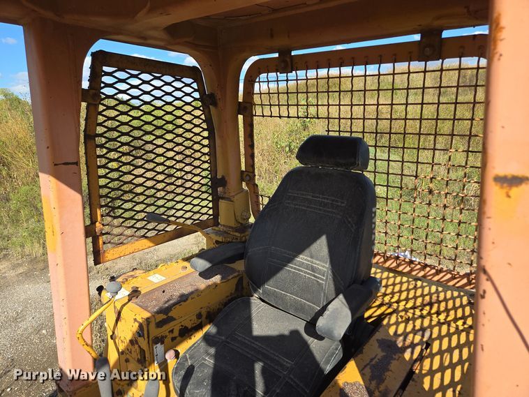 image for item EE8544 1984 Komatsu D65E-7 dozer