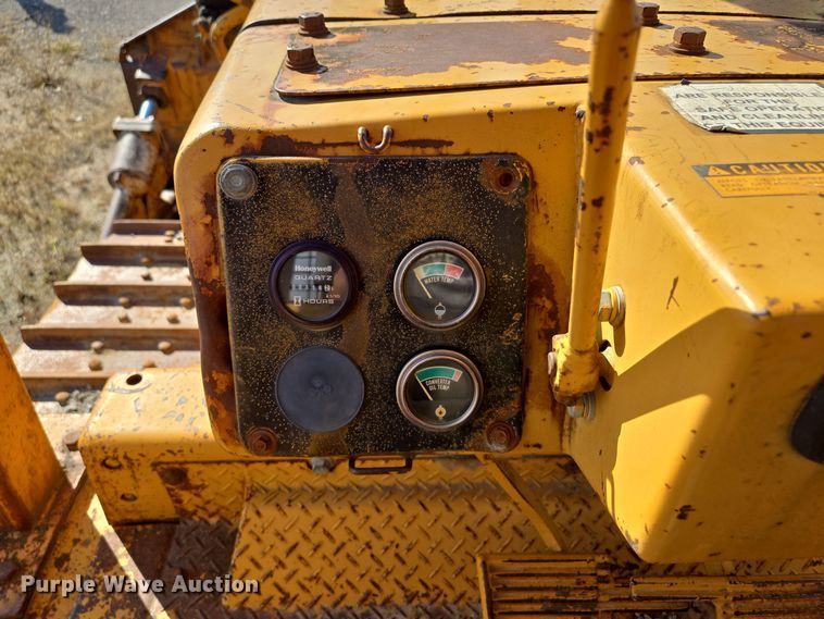 image for item EE8544 1984 Komatsu D65E-7 dozer