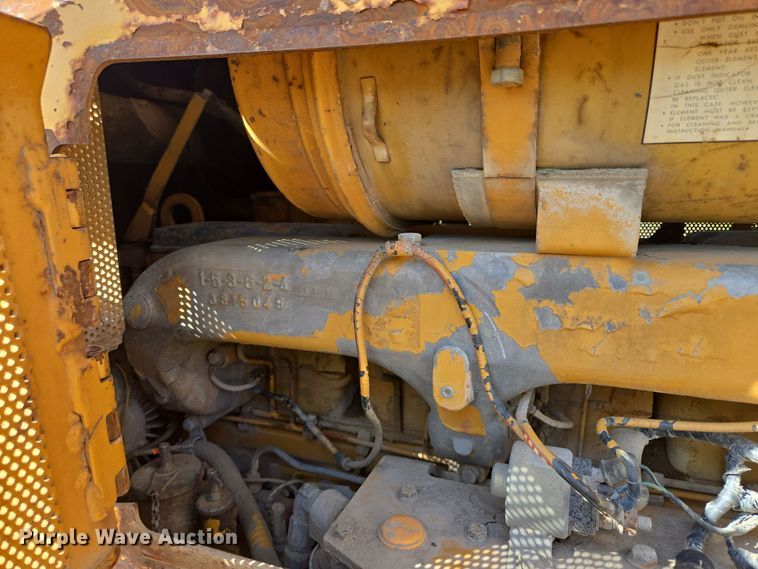 image for item EE8544 1984 Komatsu D65E-7 dozer