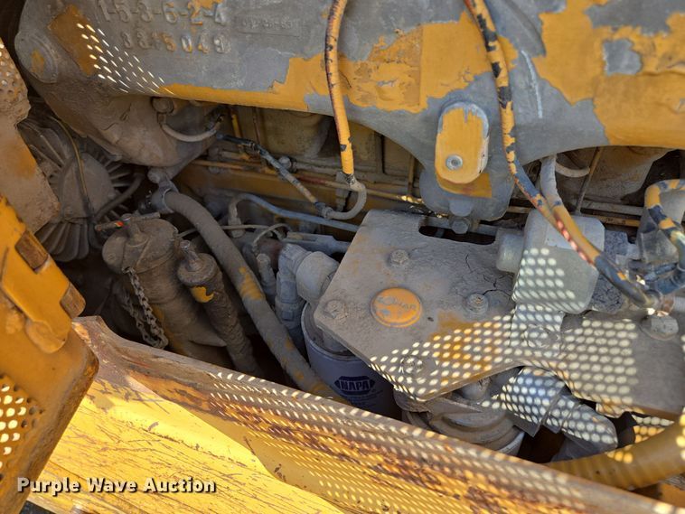 image for item EE8544 1984 Komatsu D65E-7 dozer